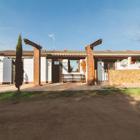 El Pueblo De Leo Hotel Badajoz Kültér fotó