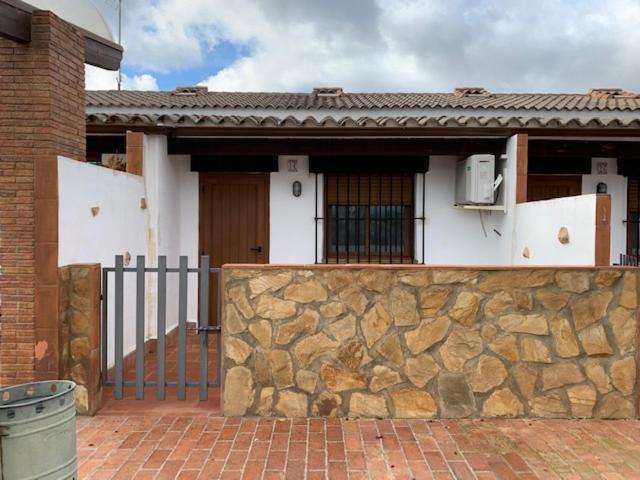 El Pueblo De Leo Hotel Badajoz Kültér fotó
