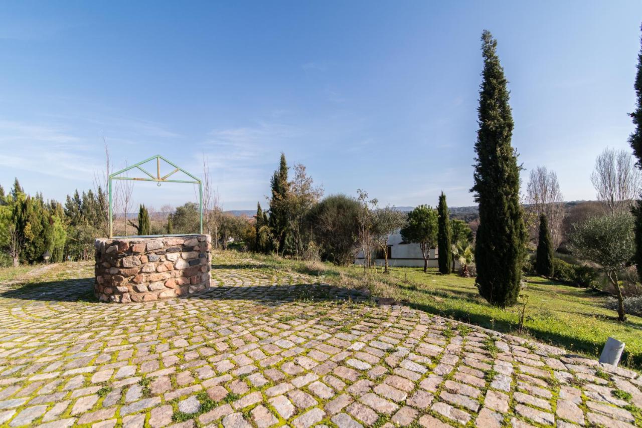 El Pueblo De Leo Hotel Badajoz Kültér fotó