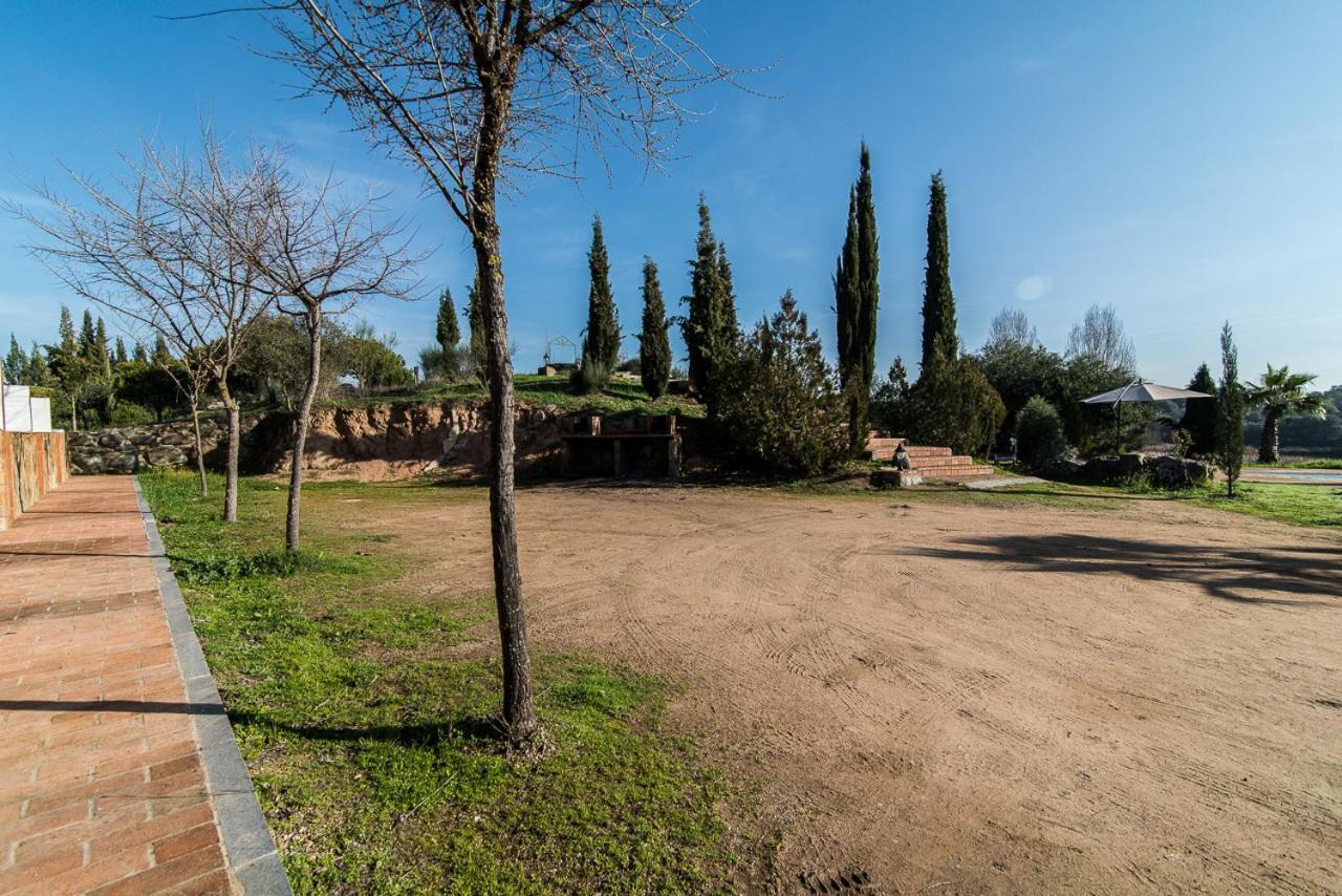 El Pueblo De Leo Hotel Badajoz Kültér fotó